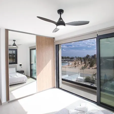 Дом отдыха Haus In Paralimni Mit Doppelveranda *